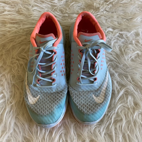 nike womens light blue running shoes
